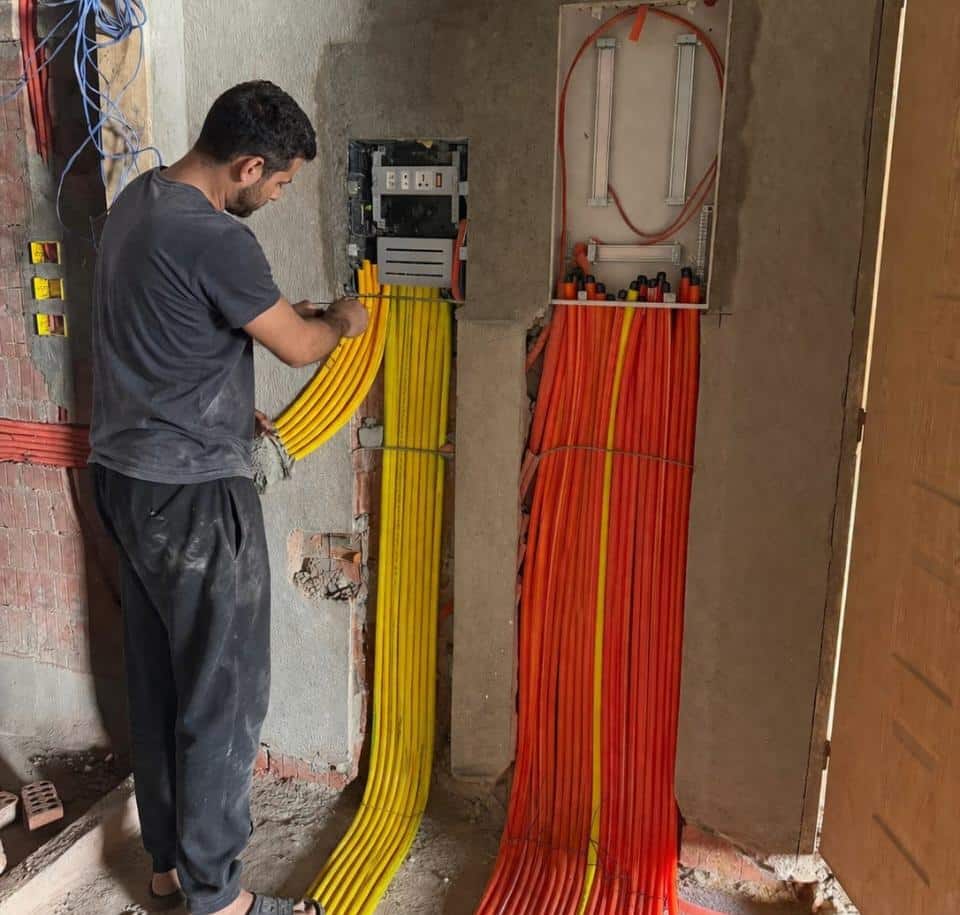 كهربائي التجمع الأول
